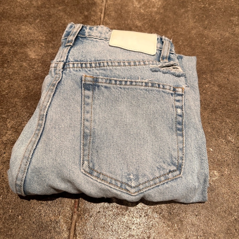 ZARA HIGH RISE STRAIGHT SIZE 2